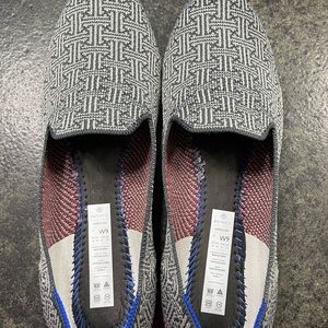 Rothys EUC Charcoal Grid Loafers Size 9